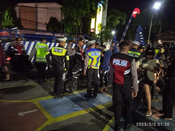 Apel Cipta Kondisi Polres Kediri Kota, 77 Pelanggar Ditindak pada Razia Multisasaran Apel Cipta Kondisi Polres Kediri Kota, 77 Pelanggar Ditindak pada Razia Multisasaran