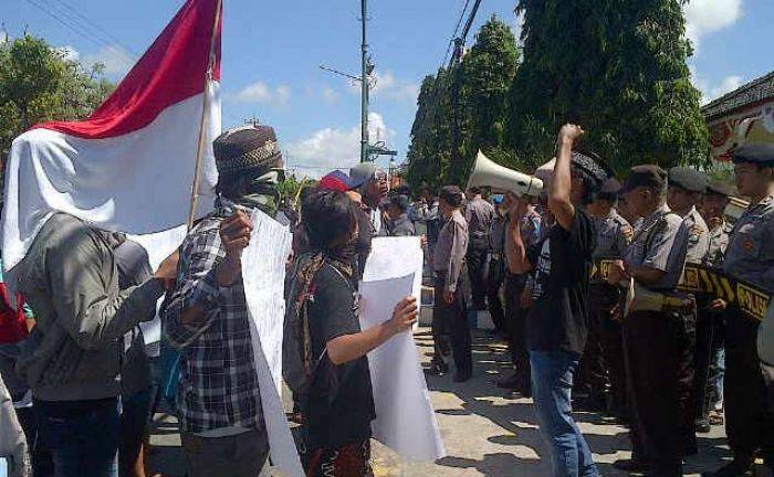 Tanah Dikuasai Investor, Pemuda di Sumenep Sebut Pemkab tak Peduli Nasib Rakyat Tanah Dikuasai Investor, Pemuda di Sumenep Sebut Pemkab tak Peduli Nasib Rakyat