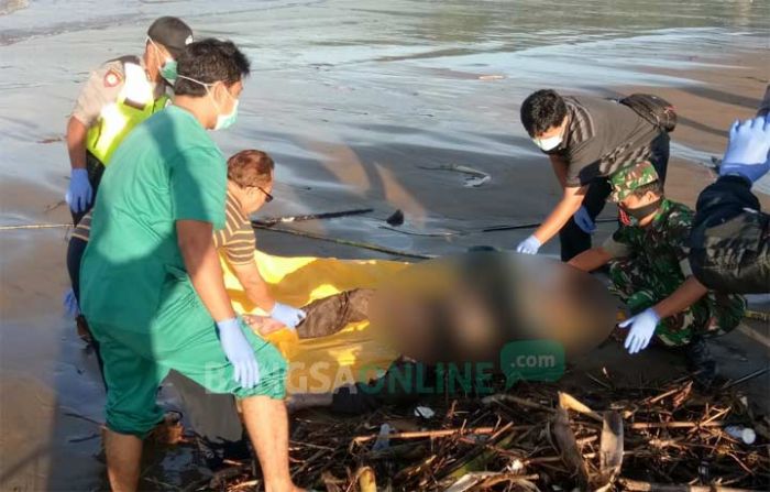 Sesosok Mayat Ditemukan di Pantai Konang, Trenggalek Sesosok Mayat Ditemukan di Pantai Konang, Trenggalek