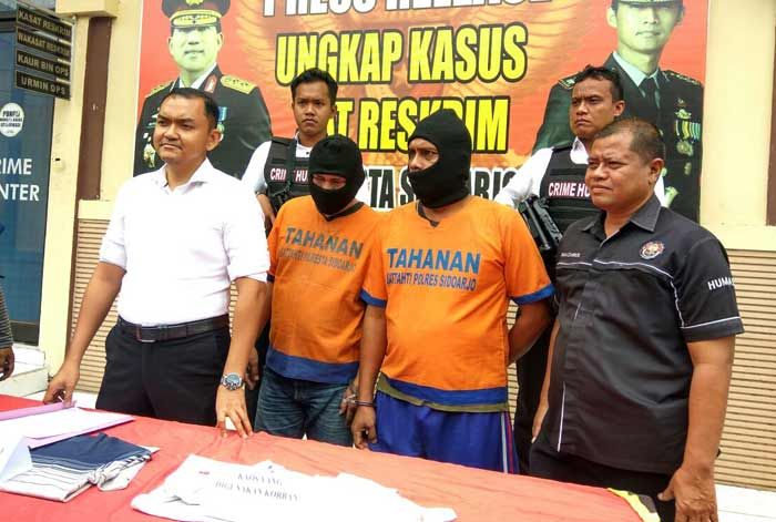 Pelaku Pengeroyokan di Rumah Karoke X2 Sidoarjo Dibekuk Pelaku Pengeroyokan di Rumah Karoke X2 Sidoarjo Dibekuk