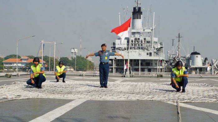 Latihan Helly Deck Party di Atas KRI Tarakan 905