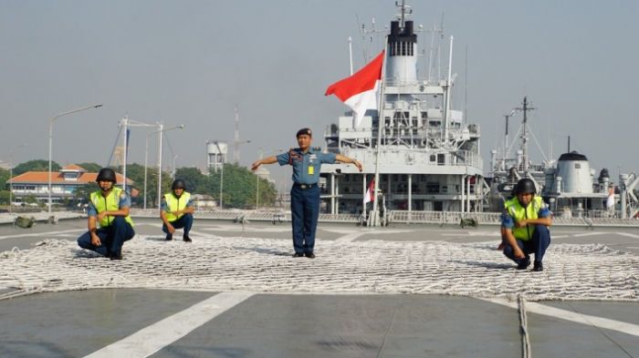 ​Latihan Helly Deck Party di Atas KRI Tarakan 905