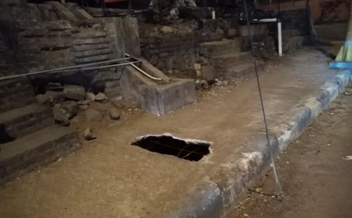 Awas! Ada Lubang di Trotoar Gerdon Dibiarkan Menganga Awas! Ada Lubang di Trotoar Gerdon Dibiarkan Menganga