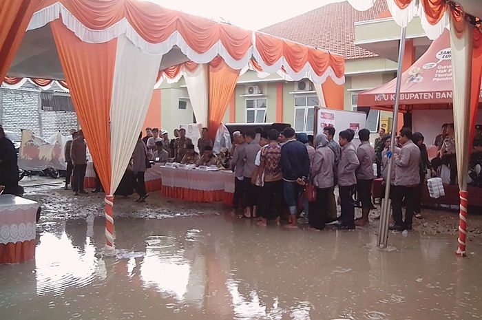 KPU Bangkalan Simulasikan Pungut dan Hitung Sebagai Sosialisasi dan Evaluasi KPU Bangkalan Simulasikan Pungut dan Hitung Sebagai Sosialisasi dan Evaluasi