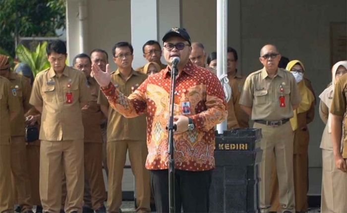 Pimpin Apel Diawal 2024, Berikut 3 Pesan Bupati Kediri untuk ASN Pimpin Apel Diawal 2024, Berikut 3 Pesan Bupati Kediri untuk ASN