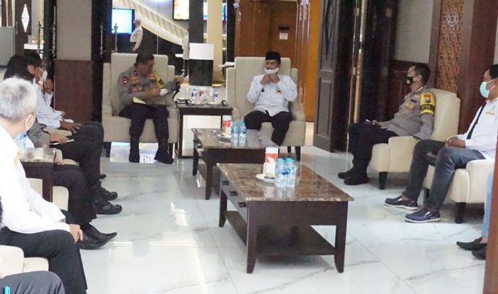 Terima Audiensi Himpera Jatim, Wakapolda: Polri Siap Wujudkan Solusi Terbaik Bagi Semua Pihak Terima Audiensi Himpera Jatim, Wakapolda: Polri Siap Wujudkan Solusi Terbaik Bagi Semua Pihak