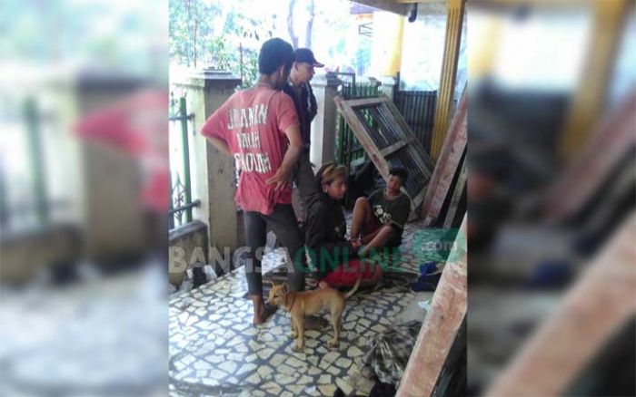 Huni Rumah Kosong dan Bawa Anjing, 10 Anjal Diringkus Satpol PP Tuban Huni Rumah Kosong dan Bawa Anjing, 10 Anjal Diringkus Satpol PP Tuban