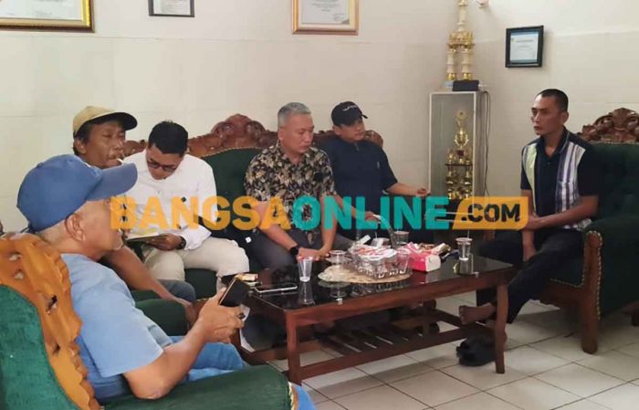 Datangi Kantor Kelurahan Tosaren, Ketua RT dan Pokmas Protes soal Penghentian Prodamas Datangi Kantor Kelurahan Tosaren, Ketua RT dan Pokmas Protes soal Penghentian Prodamas