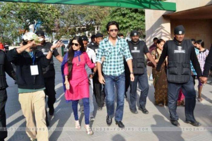 Digosip Pacari Pooja Sharma & Ayu Ting Ting, Shaheer: Rumor Bodoh Digosip Pacari Pooja Sharma & Ayu Ting Ting, Shaheer: Rumor Bodoh