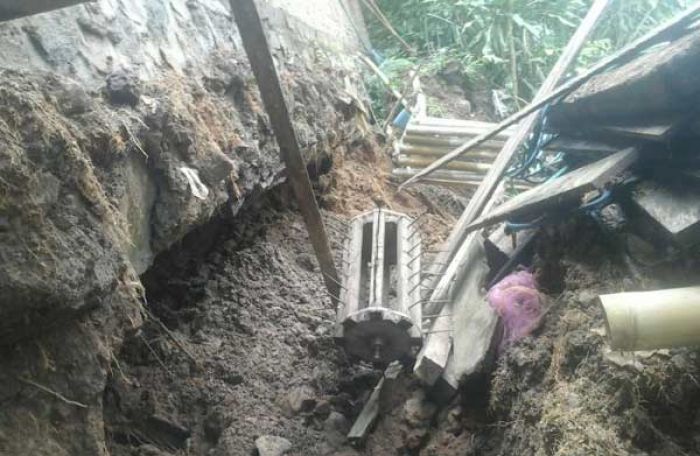 Longsor di Sine Ngawi, Satu Rumah Ambles Longsor di Sine Ngawi, Satu Rumah Ambles