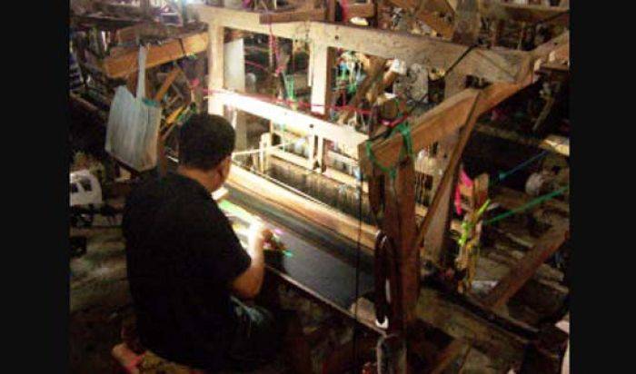 Tenun Ikat Lamongan Tembus Pasar Internasional Tenun Ikat Lamongan Tembus Pasar Internasional