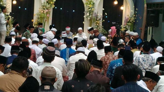 Kiai Asep Mantu, Dihadiri Syaikh Mesir, Gus Miftah, Khofifah dan Ribuan Kiai serta Tokoh Kiai Asep Mantu, Dihadiri Syaikh Mesir, Gus Miftah, Khofifah dan Ribuan Kiai serta Tokoh