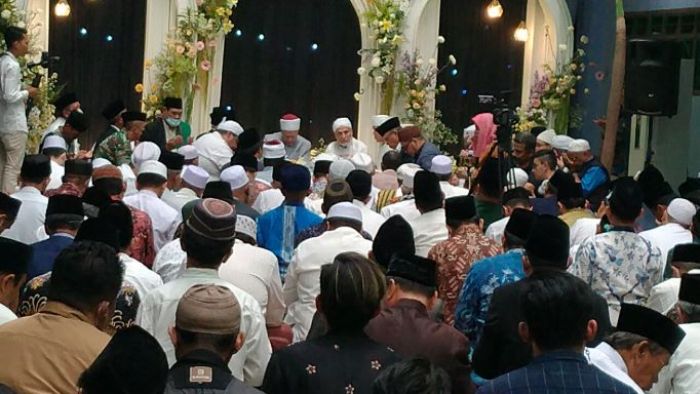 Kiai Asep Mantu, Dihadiri Syaikh Mesir, Gus Miftah, Khofifah dan Ribuan Kiai serta Tokoh