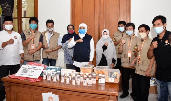 Terima Bantuan AmaIi WNBK, Gubernur Khofifah: Semoga Bisa Menggugah Kedisiplinan Masyarakat Terima Bantuan AmaIi WNBK, Gubernur Khofifah: Semoga Bisa Menggugah Kedisiplinan Masyarakat