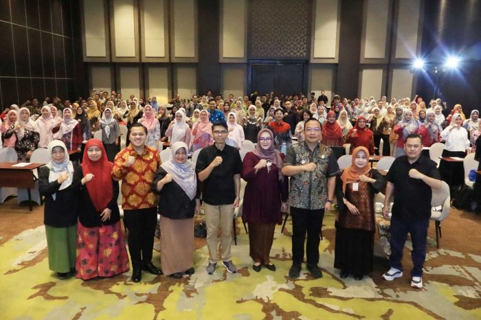 Wabup Gresik Tutup Pelatihan Penyusunan SPM dan Renstra BLUD, Tekankan Peningkatan Layanan Publik