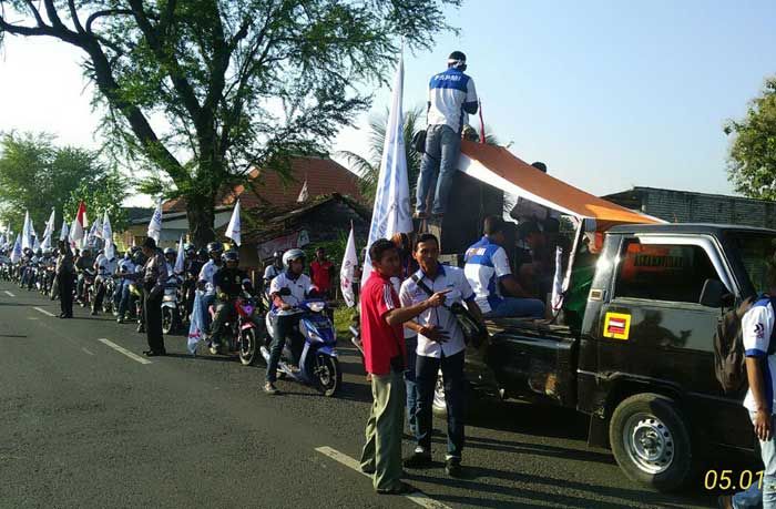 Ratusan Buruh di Tuban Turun Jalan