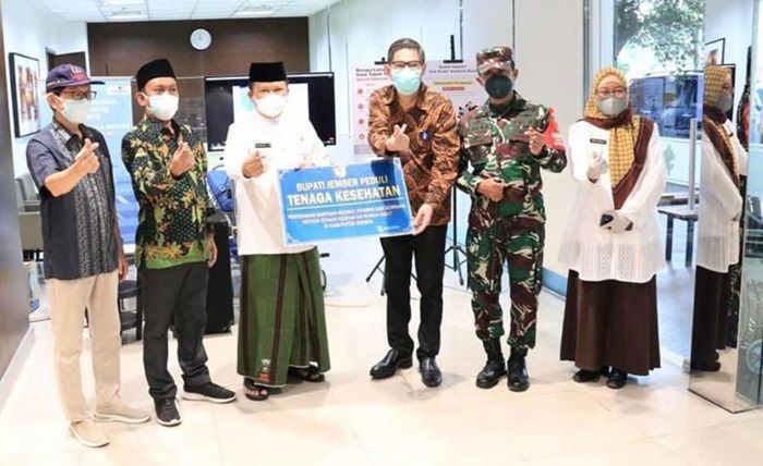 Bupati Hendy: Bertugas di Tengah Pandemi Covid-19 adalah Panggilan Kemanusiaan Bupati Hendy: Bertugas di Tengah Pandemi Covid-19 adalah Panggilan Kemanusiaan