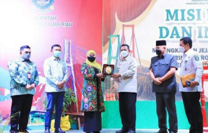 Transaksi Rp 306,5 Miliar, Khofifah Pimpin Misi Dagang Jatim di Kepulauan Riau Transaksi Rp 306,5 Miliar, Khofifah Pimpin Misi Dagang Jatim di Kepulauan Riau