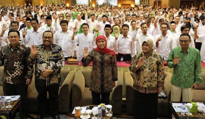 Gubernur Khofifah Optimis Bisa Kurangi Kemiskinan di Jatim di Bawah Rata-rata Nasional Gubernur Khofifah Optimis Bisa Kurangi Kemiskinan di Jatim di Bawah Rata-rata Nasional