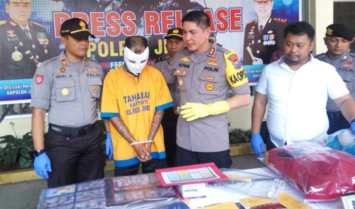 Kunci Petunjuk Pembunuhan Wanita Muda di Jember Adalah Boneka Beruang Biru