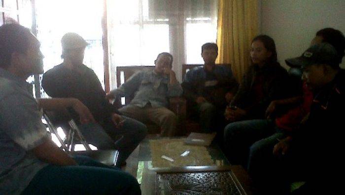 Honor Belum Cair, Sejumlah PPL Datangi Kantor Panwaslu Sidoarjo Honor Belum Cair, Sejumlah PPL Datangi Kantor Panwaslu Sidoarjo