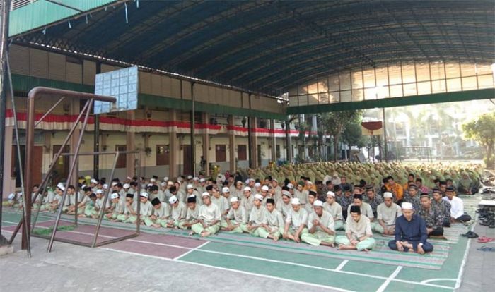 Gelar Doa Bersama, Siswa-siswi Khadijah Diimbau Teladani Perilaku Mbah Moen Gelar Doa Bersama, Siswa-siswi Khadijah Diimbau Teladani Perilaku Mbah Moen