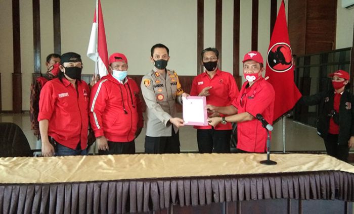 DPC PDIP Nganjuk Desak Polisi Usut Tuntas Aktor Pembakaran Bendera DPC PDIP Nganjuk Desak Polisi Usut Tuntas Aktor Pembakaran Bendera