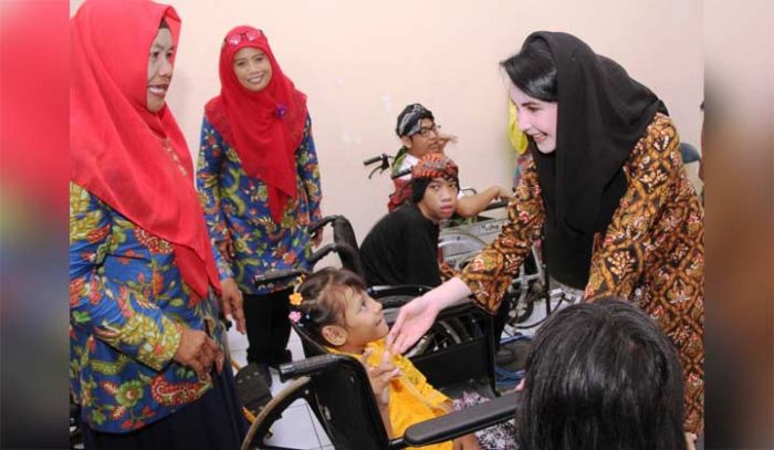 Arumi: Pemerintah Wajib Perhatikan Anak Penyandang Disabilitas Arumi: Pemerintah Wajib Perhatikan Anak Penyandang Disabilitas