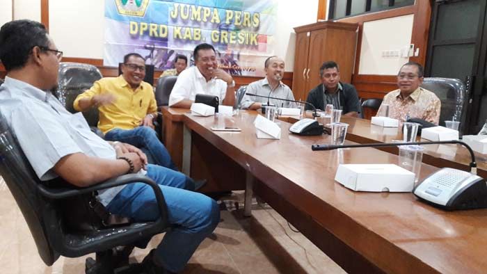 DPRD Gresik Minta Lelang Jabatan Ditunda Sampai Terbit Perbup DPRD Gresik Minta Lelang Jabatan Ditunda Sampai Terbit Perbup