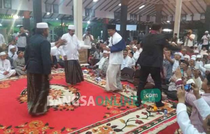 Haul Akbar ke-10 Muassis Thoriqoh dan Masyayikh Dimeriahkan Doorprize Berhadiah Umroh Haul Akbar ke-10 Muassis Thoriqoh dan Masyayikh Dimeriahkan Doorprize Berhadiah Umroh