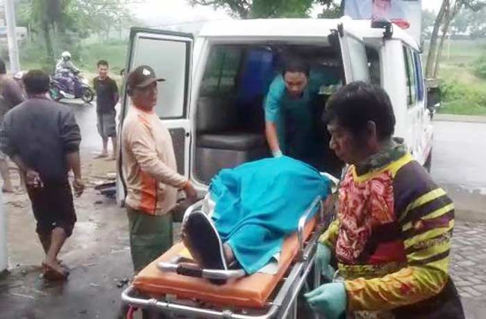 Ditabrak CR-V, Pengendara Motor di Lamongan Tewas Ditabrak CR-V, Pengendara Motor di Lamongan Tewas