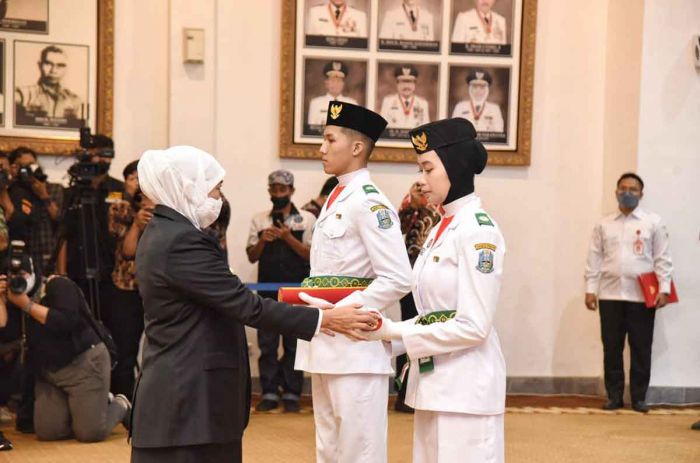 1.147 Purna-Paskibraka Jatim Dikukuhkan Jadi Duta Pancasila, Khofifah Sampaikan Pesan Gus Dur