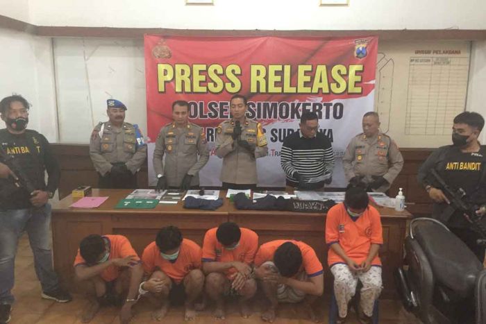 Aksi Curanmor yang Melibatkan Wanita Hamil, Ternyata Takut Ditinggal Suaminya Aksi Curanmor yang Melibatkan Wanita Hamil, Ternyata Takut Ditinggal Suaminya
