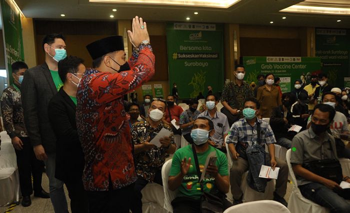 Hadiri Grab Vaccine Center, Wali Kota Eri Pastikan 1,3 Juta Lebih Orang Sudah Divaksin Hadiri Grab Vaccine Center, Wali Kota Eri Pastikan 1,3 Juta Lebih Orang Sudah Divaksin