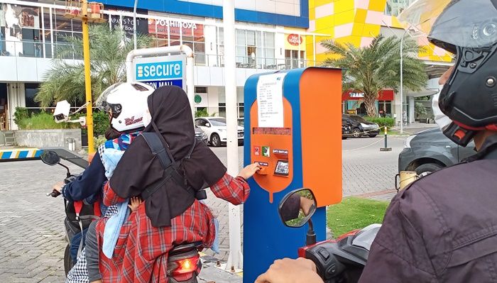 Tak Ada Koordinasi, Komisi II DPRD Gresik Pertanyakan Kenaikan Tarif Parkir di Icon Mall Tak Ada Koordinasi, Komisi II DPRD Gresik Pertanyakan Kenaikan Tarif Parkir di Icon Mall