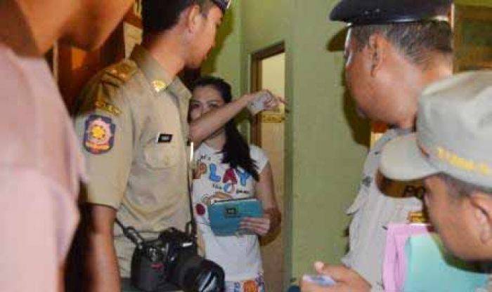 Razia Kos-kosan di Tuban, 4 Pasangan Kumpul Kebo Diciduk Razia Kos-kosan di Tuban, 4 Pasangan Kumpul Kebo Diciduk