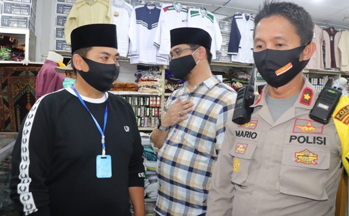 Cegah Penyebaran Covid-19, Pemkot Pasuruan Rutin Pantau Kawasan Alun-alun Cegah Penyebaran Covid-19, Pemkot Pasuruan Rutin Pantau Kawasan Alun-alun