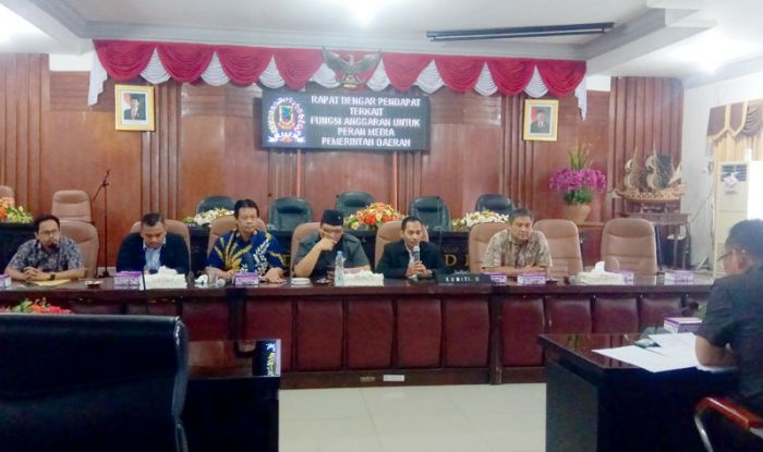 Dewan Sayangkan Kominfo Tak Siarkan RDP III Dewan Sayangkan Kominfo Tak Siarkan RDP III