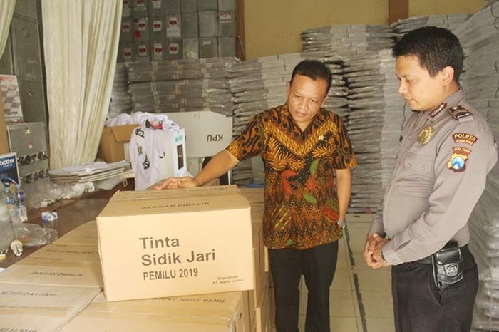 Logistik Pemilu Mulai Berdatangan, KPU Jombang Terima Ribuan Botol Tinta