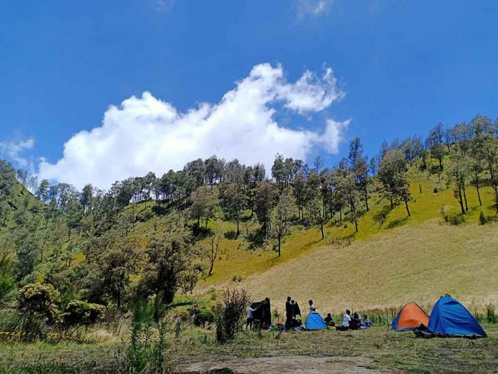 TNBTS Buka Jalur Pendakian Semeru Mulai 24 April 2026