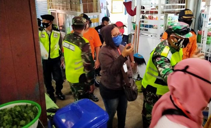 Pasar Tradisional di Ngawi Tetap Menjadi Sasaran Penertiban Protokol Kesehatan Pasar Tradisional di Ngawi Tetap Menjadi Sasaran Penertiban Protokol Kesehatan