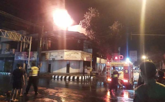 Toko Minyak Wangi di Kediri Terbakar Dua Kali, Butuh Waktu 4 Jam untuk Padamkan Api 