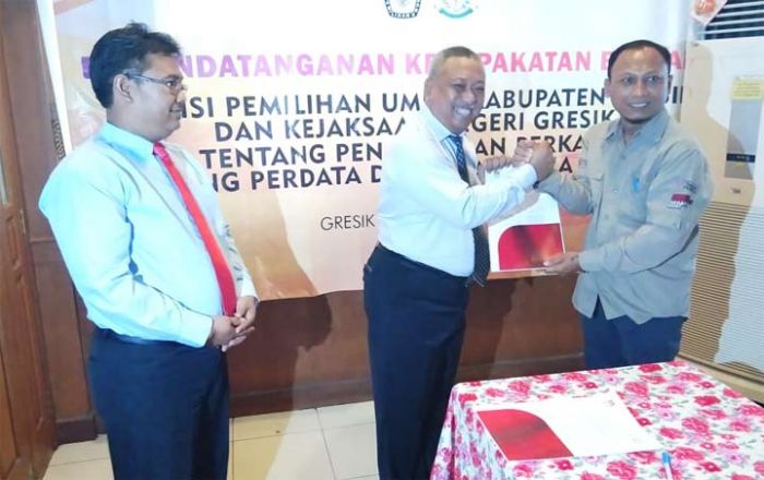 Sukseskan Pemilu 2019, KPU dan Kejari Gresik Teken MoU di Bidang Hukum Sukseskan Pemilu 2019, KPU dan Kejari Gresik Teken MoU di Bidang Hukum