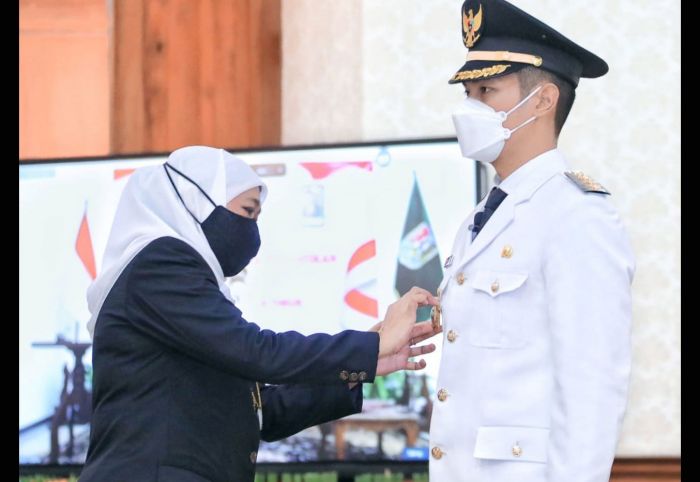 Lantik Bupati Tuban, Gubernur Khofifah Minta Janji Politik saat Kampanye Dimasukkan RPJMD Lantik Bupati Tuban, Gubernur Khofifah Minta Janji Politik saat Kampanye Dimasukkan RPJMD
