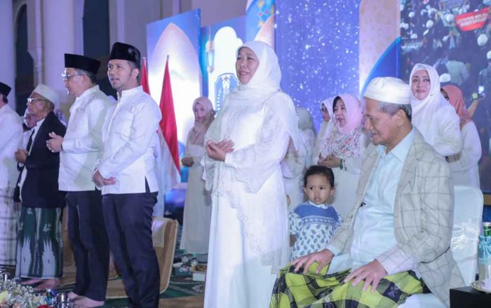 Refleksi Akhir Tahun, Khofifah-Emil Mohon Doa dan Dukungan di Pilgub Jatim 2024