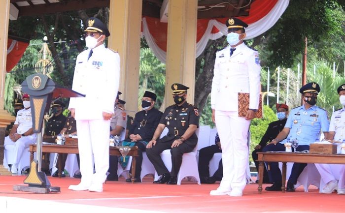 Pimpin Upacara Hari Jadi ke-162 Sidoarjo Saat Pandemi, Cak Hud: Kita Harus Tangguh Pimpin Upacara Hari Jadi ke-162 Sidoarjo Saat Pandemi, Cak Hud: Kita Harus Tangguh