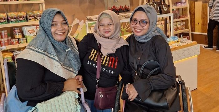 Bupati Kediri Wujudkan Janji untuk Siapkan Stan khusus Produk UMKM di Bandara Dhoho Bupati Kediri Wujudkan Janji untuk Siapkan Stan khusus Produk UMKM di Bandara Dhoho