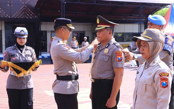 3 Anggota Polres Ngawi Dapat Kenaikan Pangkat 3 Anggota Polres Ngawi Dapat Kenaikan Pangkat