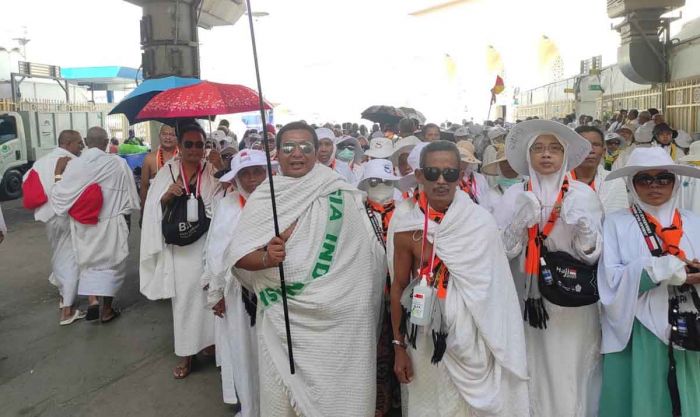 Hari ini, Seluruh Jemaah Haji dari Tuban Laksanakan Lempar Jumrah Aqobah