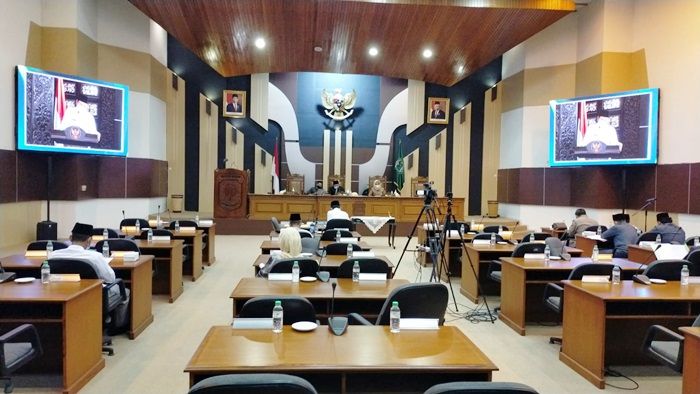 Kejar Setoran, DPRD Kabupaten Pasuruan Gelar Tiga Agenda Paripurna Sekaligus dalam Sehari Kejar Setoran, DPRD Kabupaten Pasuruan Gelar Tiga Agenda Paripurna Sekaligus dalam Sehari